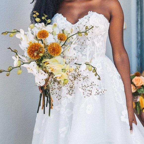 Calla Blanche L'amour Wedding Dress - Picture 2 of 7